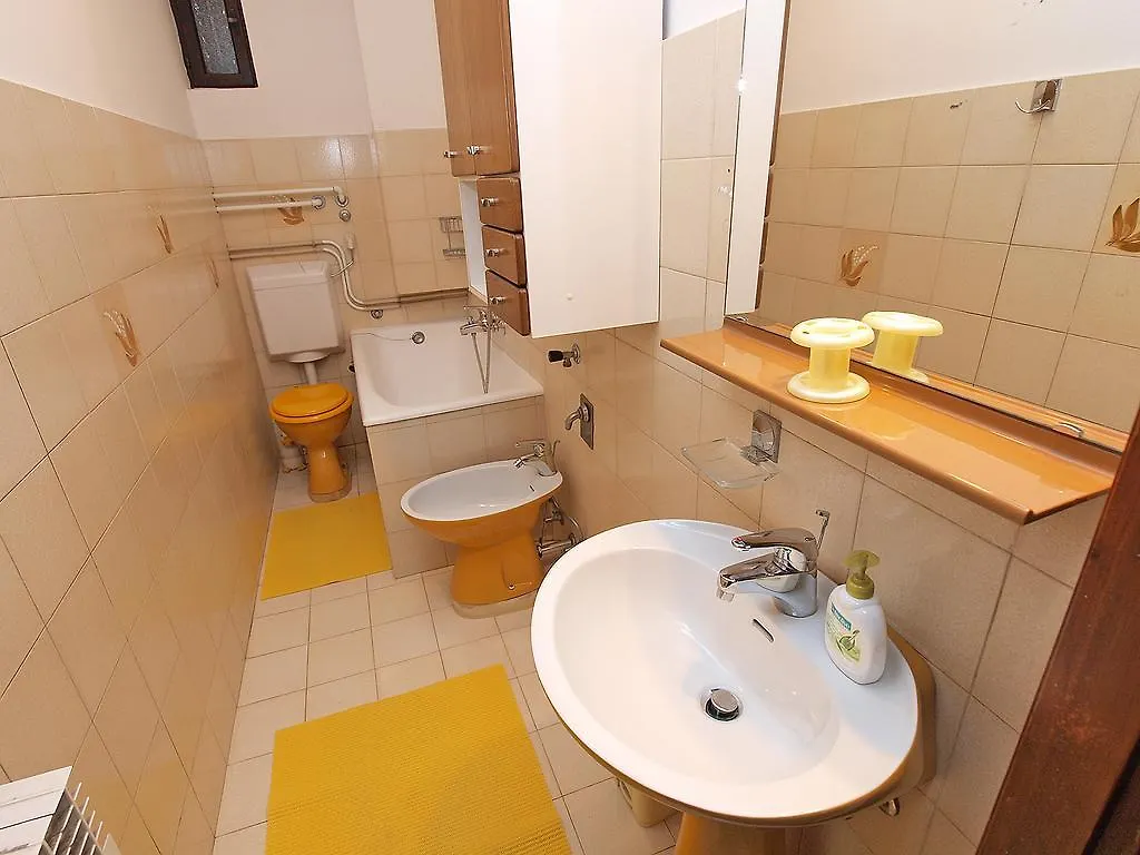 Apartment Damir 864